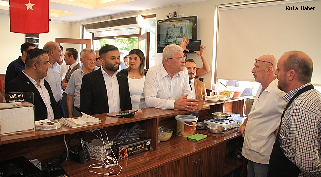 İYİ Parti Grup Başkanvekili Dervişoğlu Kula'da esnaf ziyareti yaptı