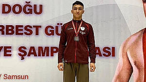 Kulalı genç güreşçi Türkiye ikincisi oldu