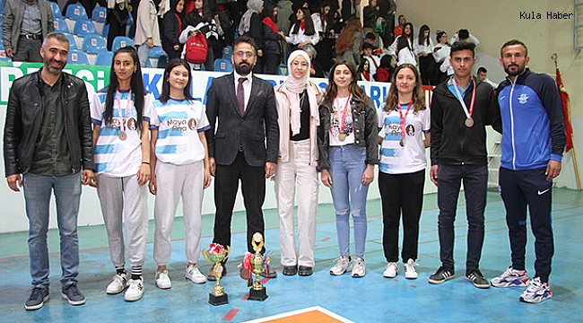 Futsal'da ilk kez takım kuran Germiyanoğulları şampiyon oldu