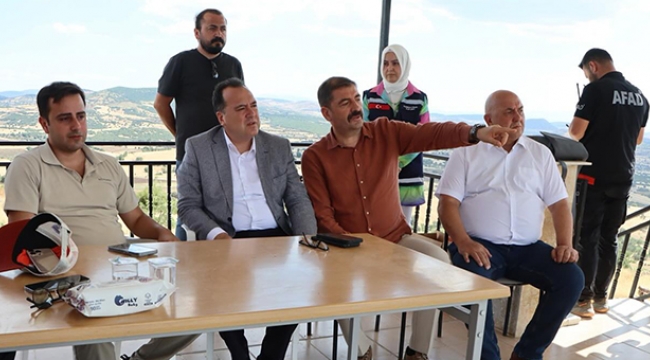 Büyükşehir Belediye Başkanı Dutlulu, Kula’daki yangın bölgesinde incelemelerde bulundu